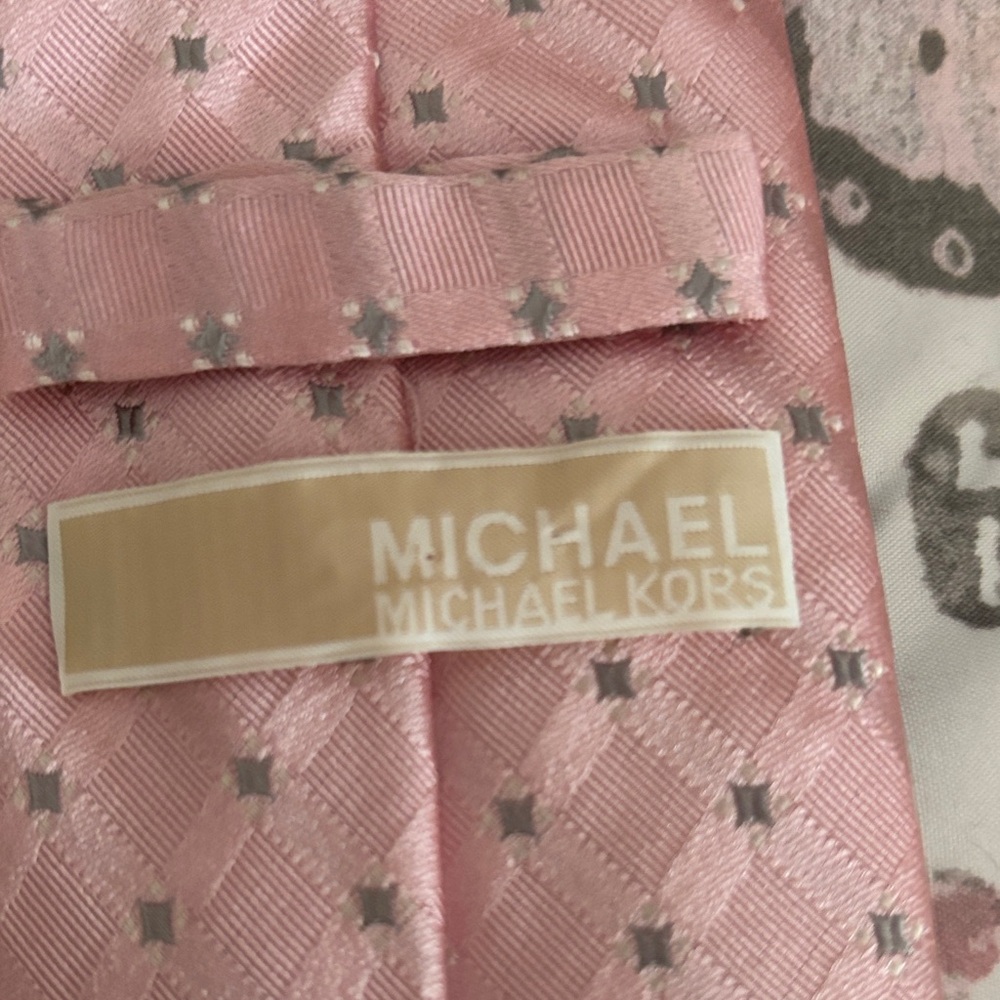 Michael Kors Pink and Gray Geometric Tie